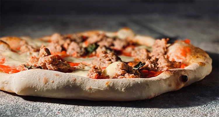 377 lygon st pizza woodfired pizza