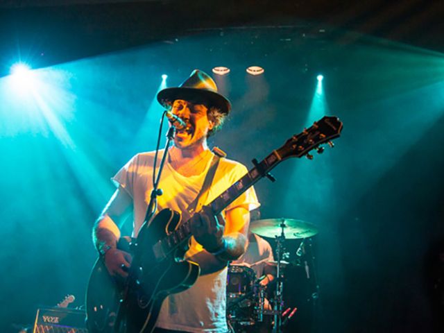 Howler-Live-Performance-Act-